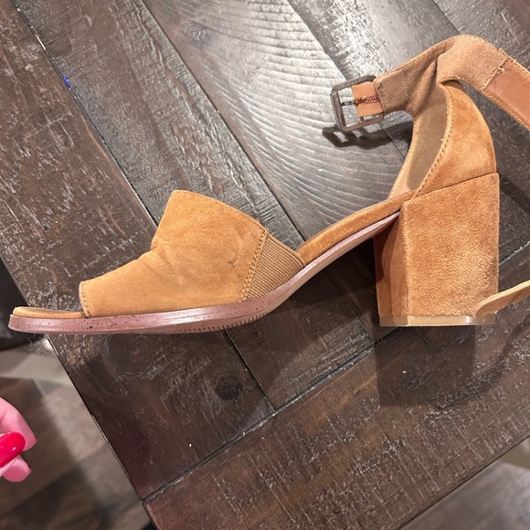 Worn Steve Madden tan short heels. Buckle straps with scuffs. - Picture 2 of 8